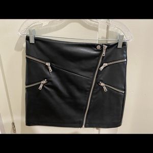 Leather mini skirt with zippers